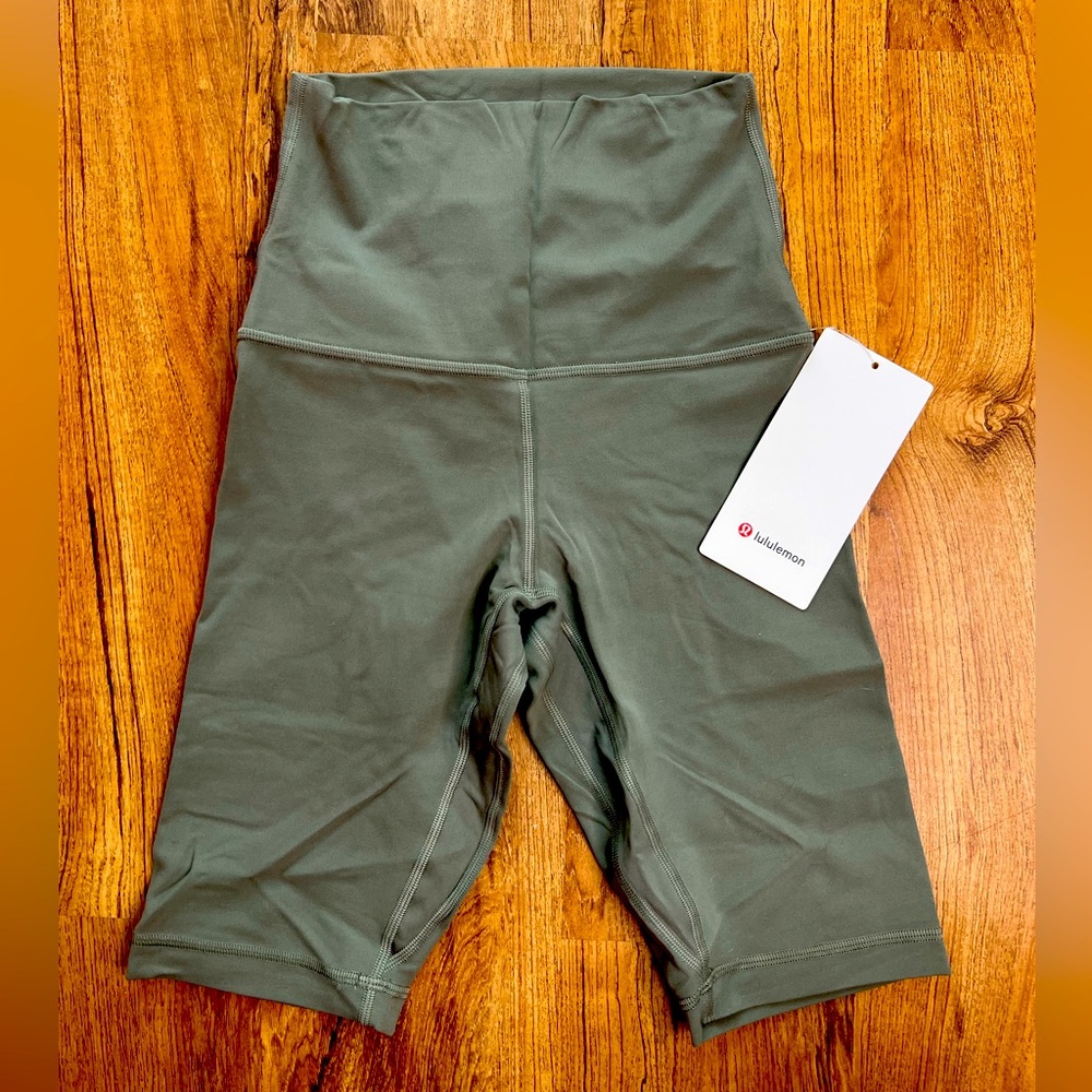 NWT Lululemon Align 10” High Rise Shorts, Size 4, MSRP $64